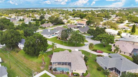 A home in AUBURNDALE