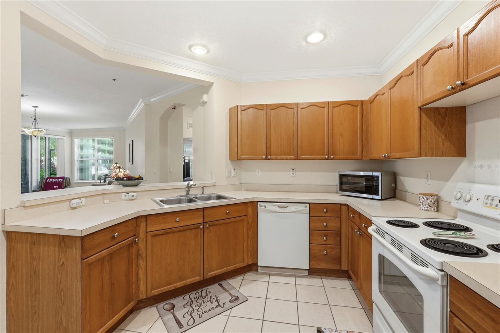 LAKESIDE AT LAKES OF WINDERMERE CONDO PH 3 - Residential Lease