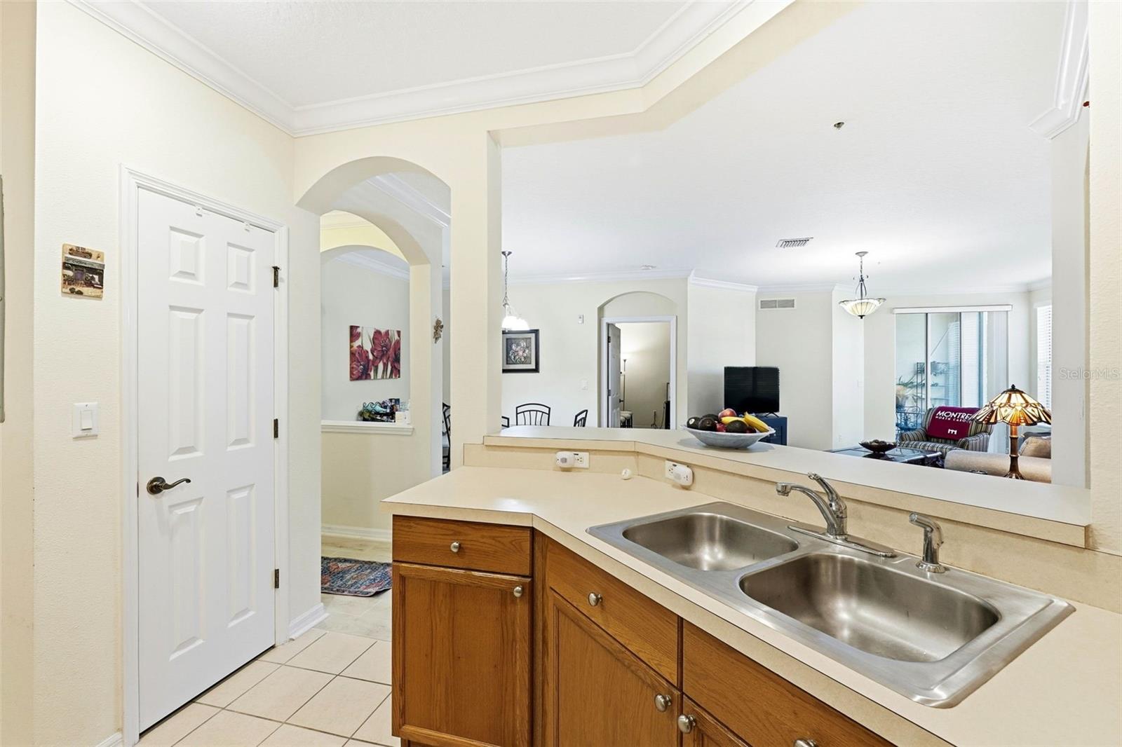 LAKESIDE AT LAKES OF WINDERMERE CONDO PH 3 - Residential Lease