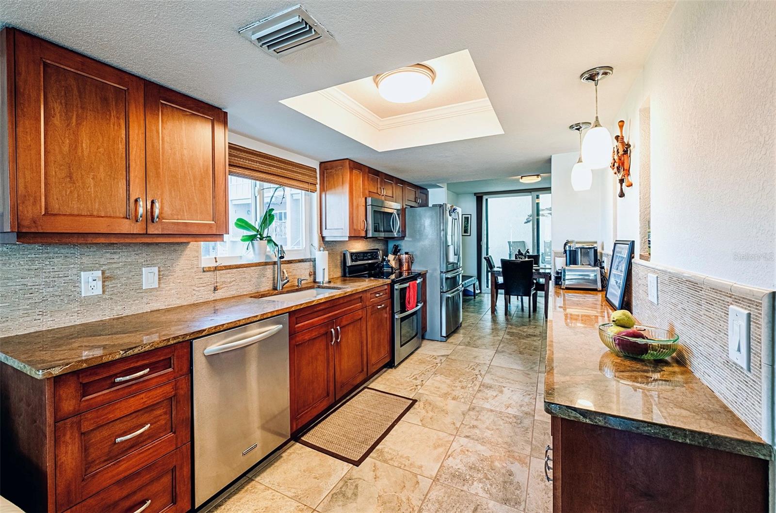 1060 PINELLAS BAYWAY S 106