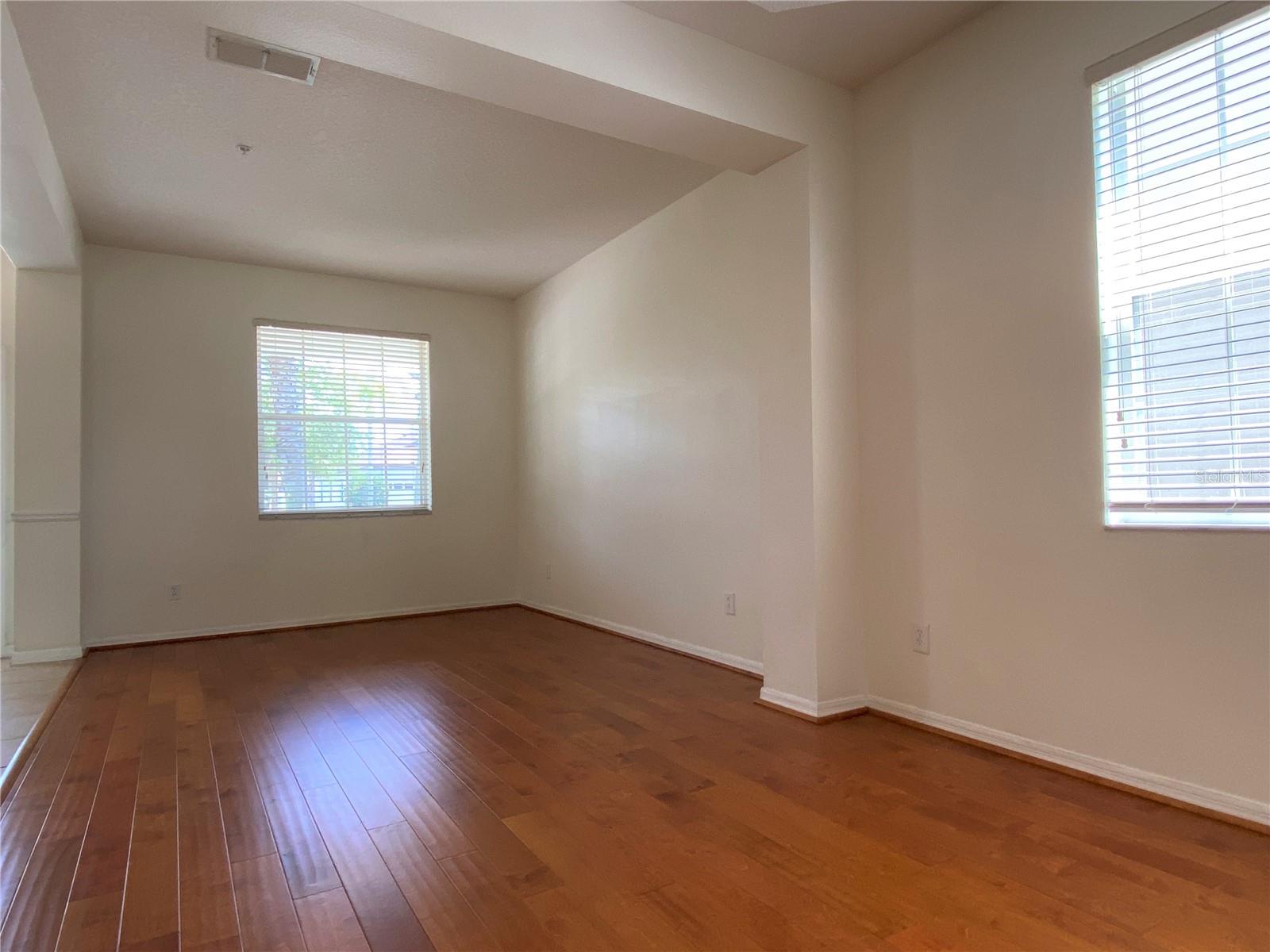PARK NBRHD 05 - Residential Lease