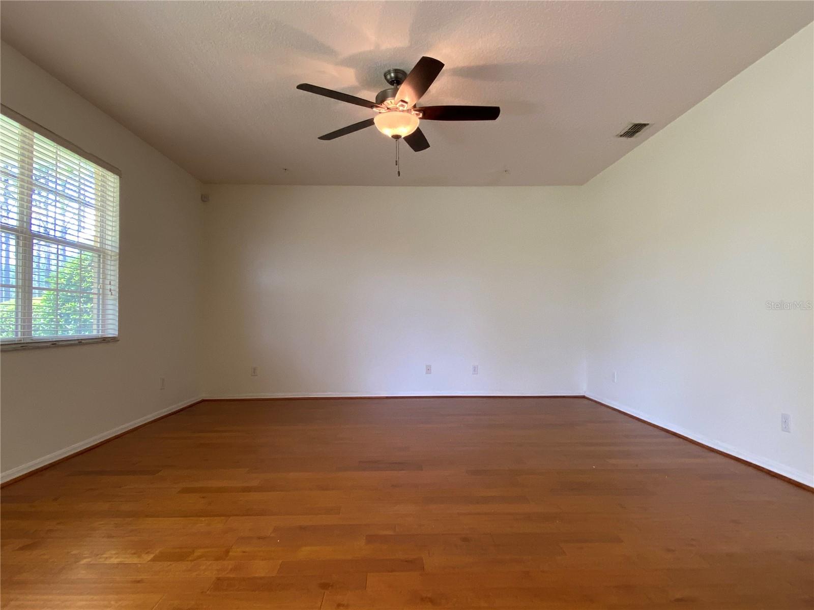 PARK NBRHD 05 - Residential Lease