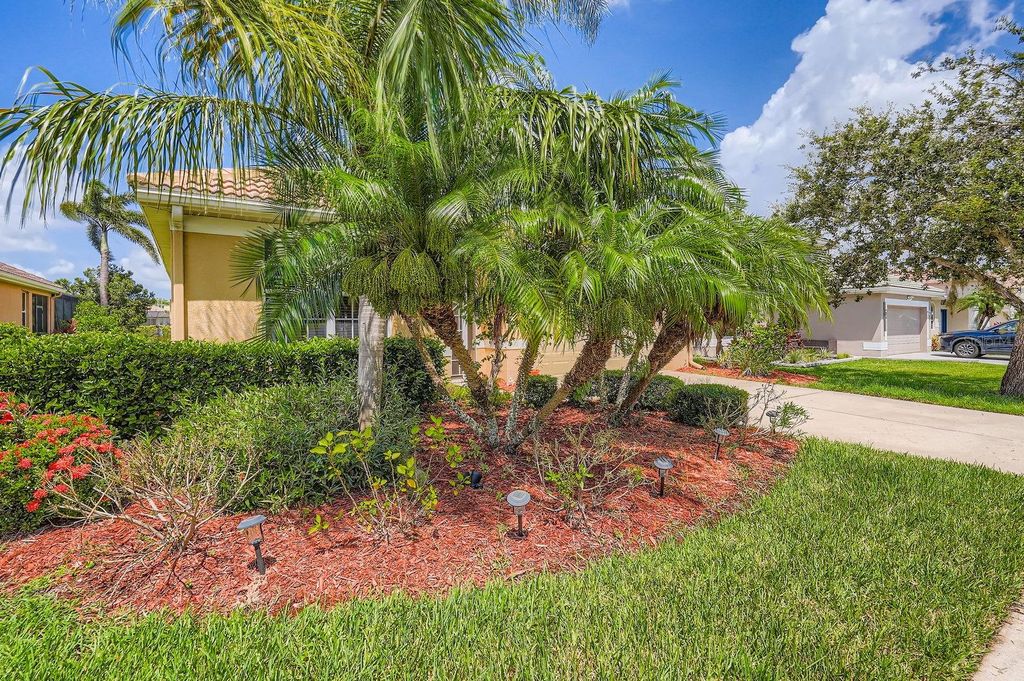 Photo of 244 Golden Harbour Trail, Bradenton, FL 34212 (MLS # TB8395648)