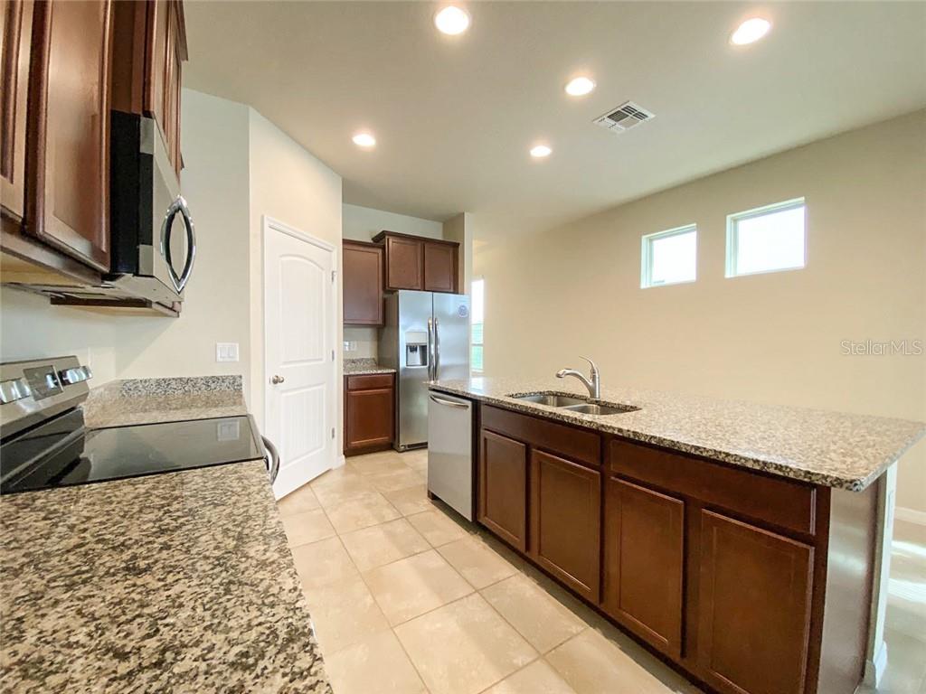 WATERLEIGH PH 2C-1 - Residential Lease