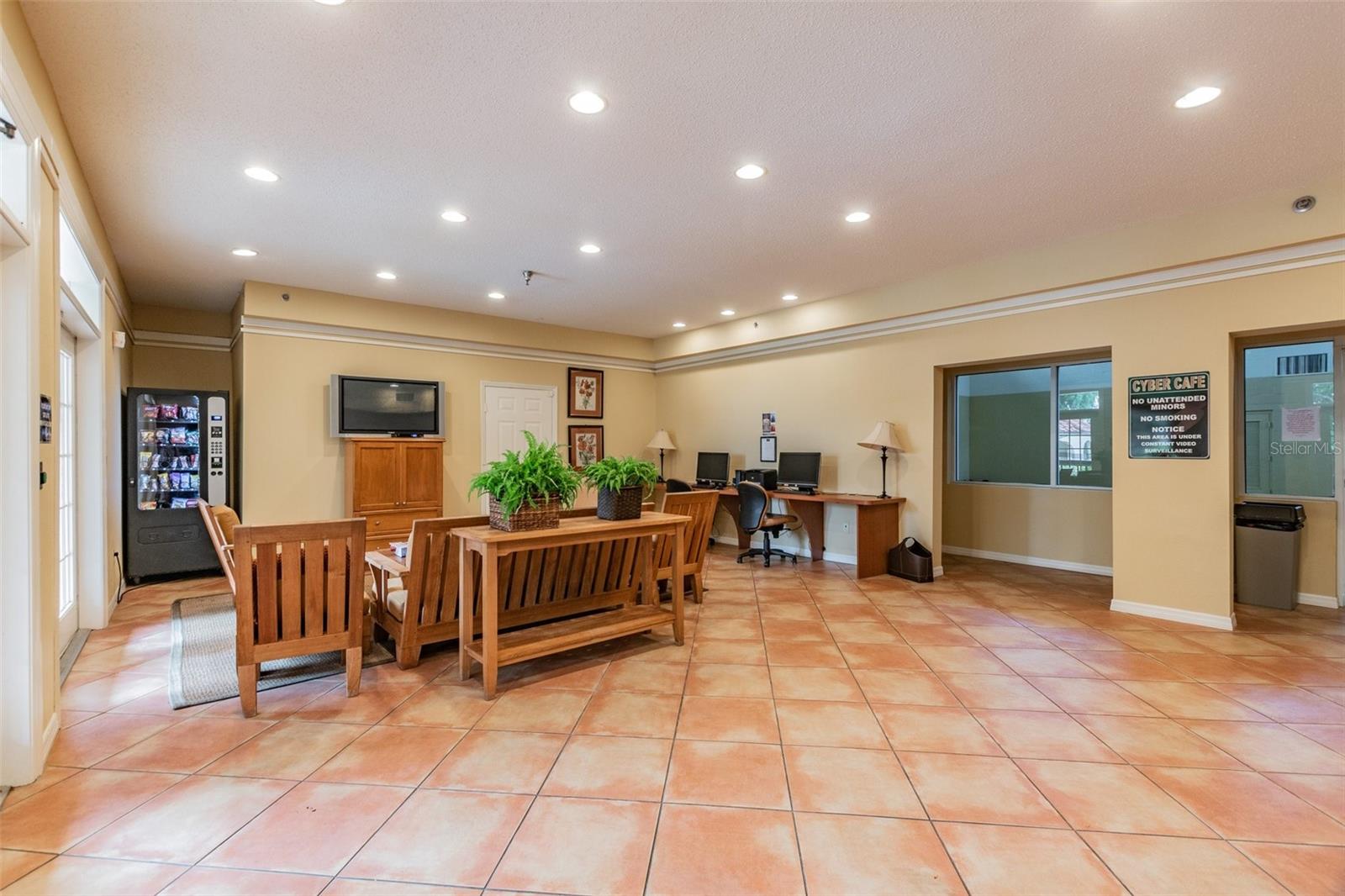 AUDUBON CONDO AT FEATHER SOUND - Residential