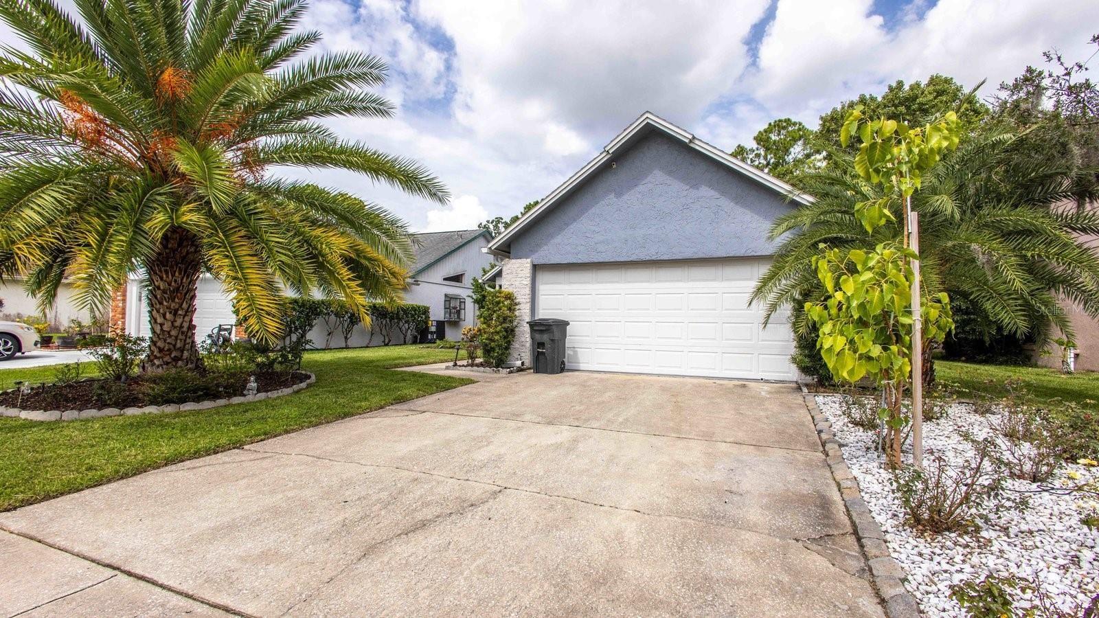 884 N LAKE STERLING COURT