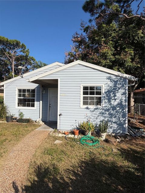 Photo of 4027 Murdock Avenue, Sarasota, FL 34231 (MLS # A4672366)