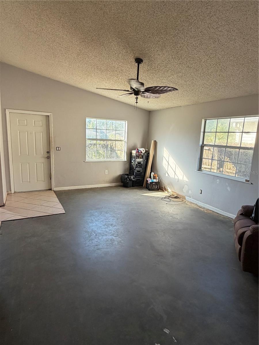 FLORA VILLA - Residential