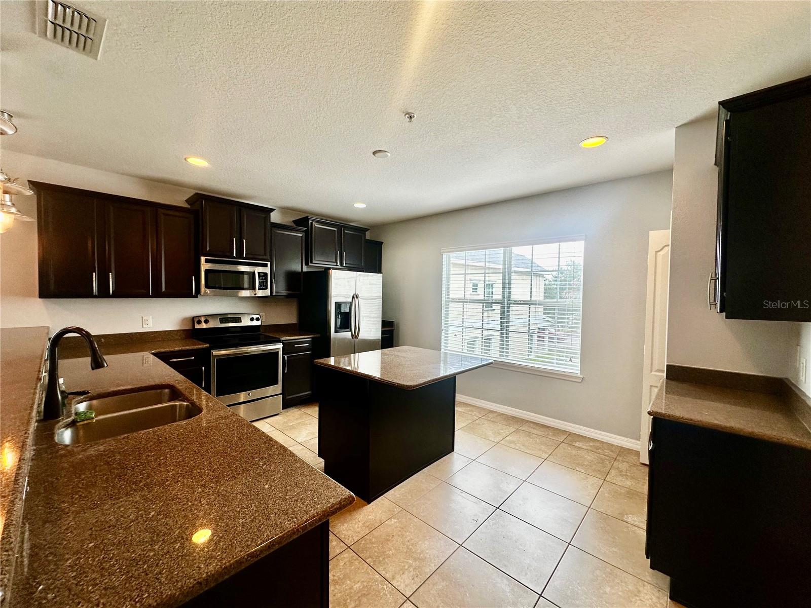 JESUPS RESERVE TWNHMS REP - Residential Lease