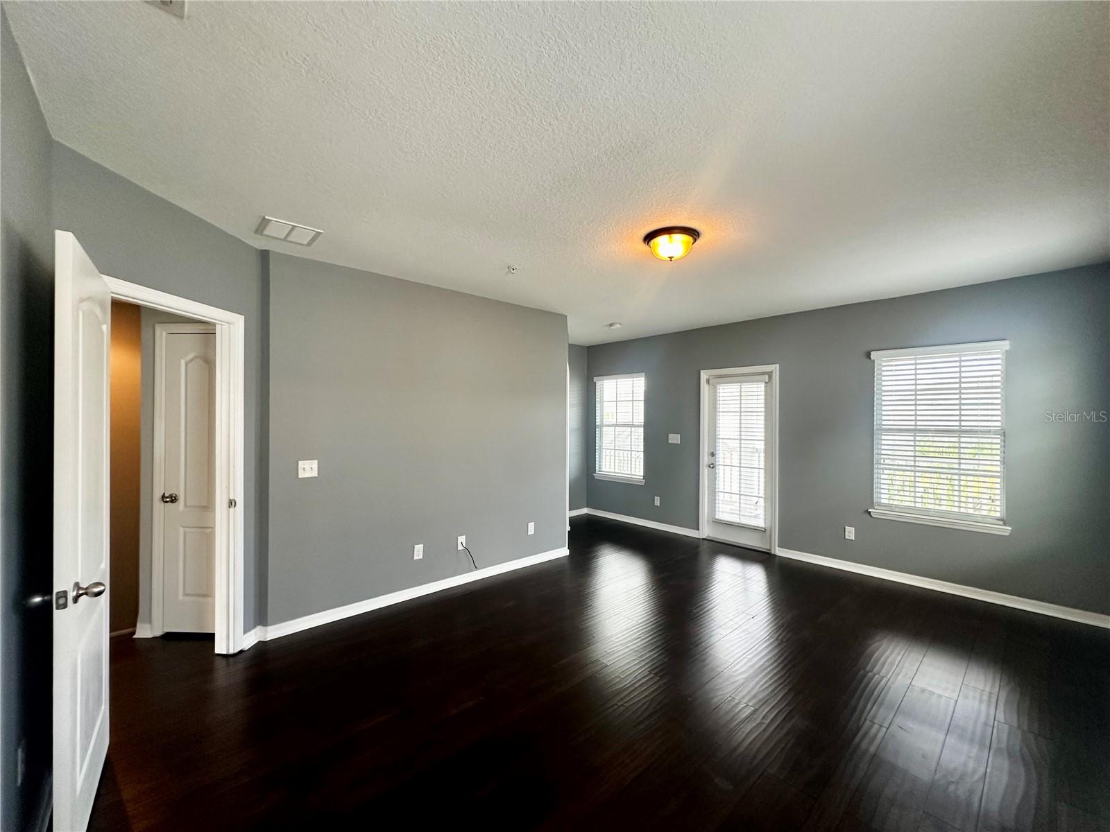 JESUPS RESERVE TWNHMS REP - Residential Lease