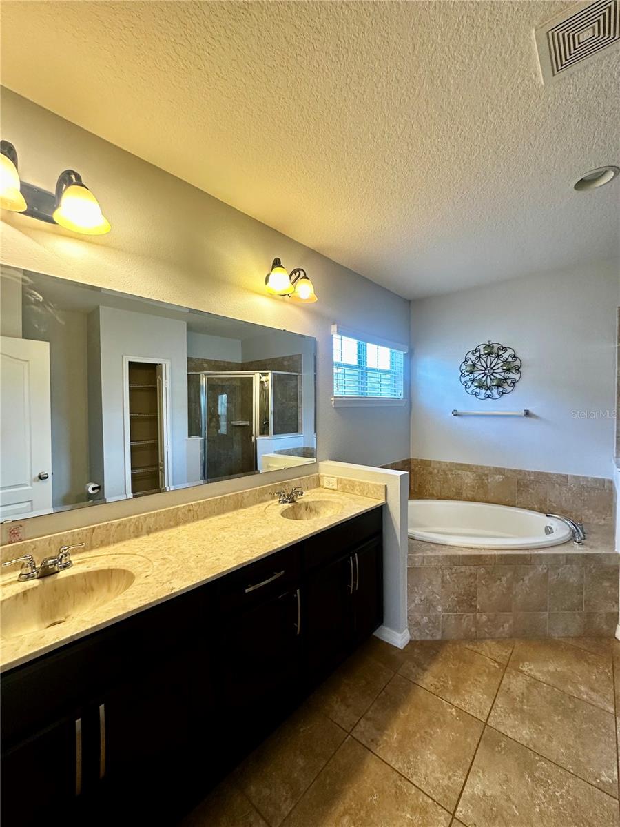 JESUPS RESERVE TWNHMS REP - Residential Lease