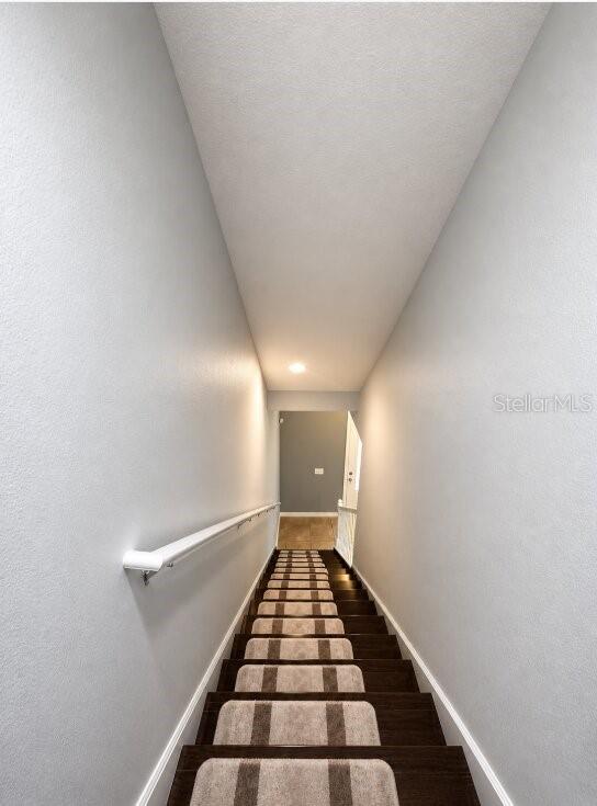 JESUPS RESERVE TWNHMS REP - Residential Lease