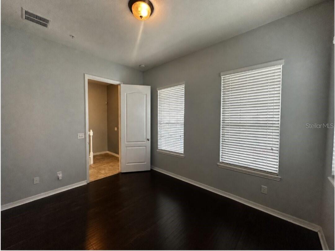 JESUPS RESERVE TWNHMS REP - Residential Lease