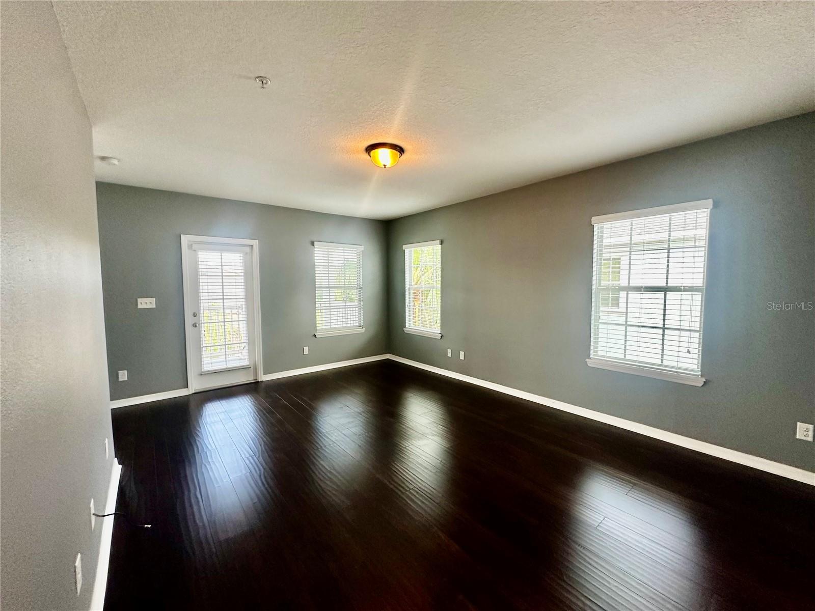 JESUPS RESERVE TWNHMS REP - Residential Lease