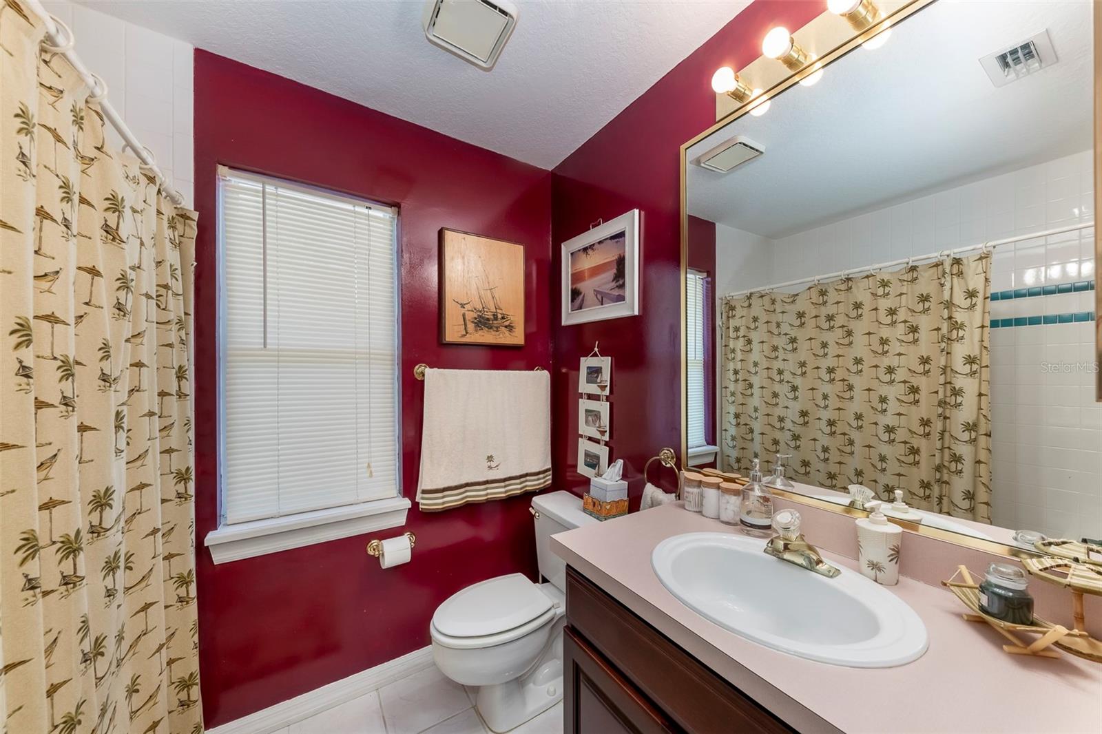LAKE FOREST SEC 1 - Residential