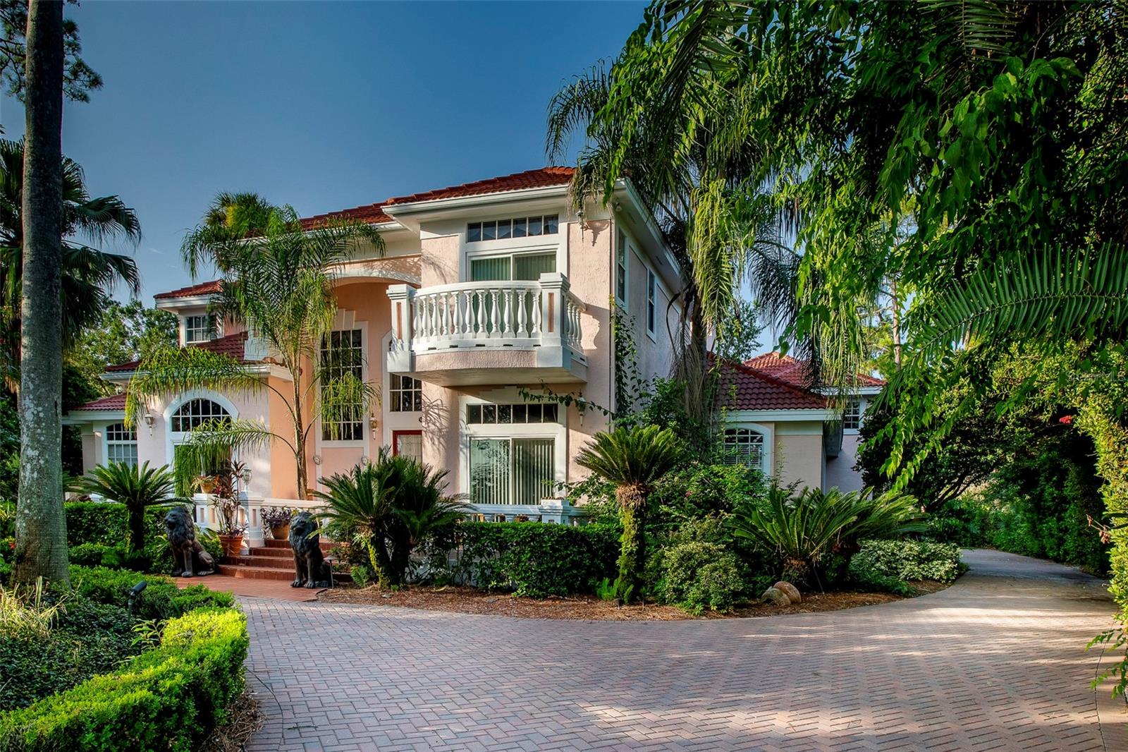 5393 SHORELINE CIRCLE