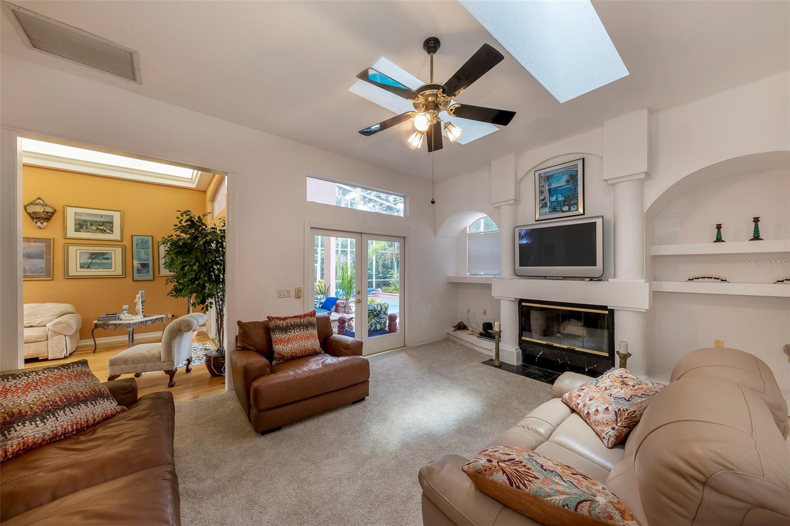 LAKE FOREST SEC 1 - Residential