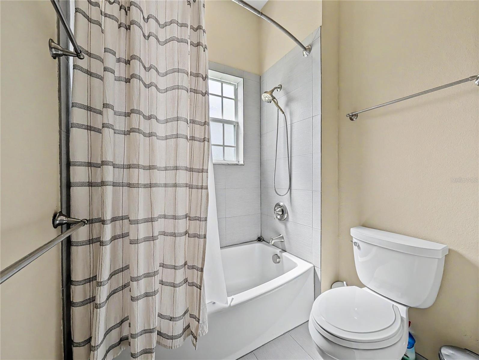 SONOMA PH I - Residential Lease
