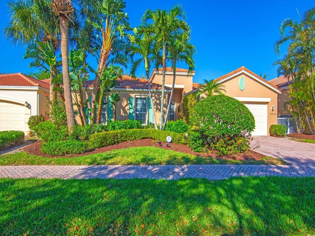 Welcome to this lakefront 2 bedroom +den in desirable Old Orchid. 1,700+ Square feet of living. Kitchen with large granite island & open to great room. 2023 AC & accordion shutters. Security gate, tennis court, heated community pool & workout room complete the neighborhood nestled between jungle trail, the river & beach.