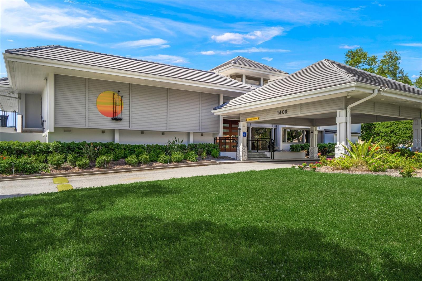 SOUTHBAY YACHT & RACQUET CLUB - Residential