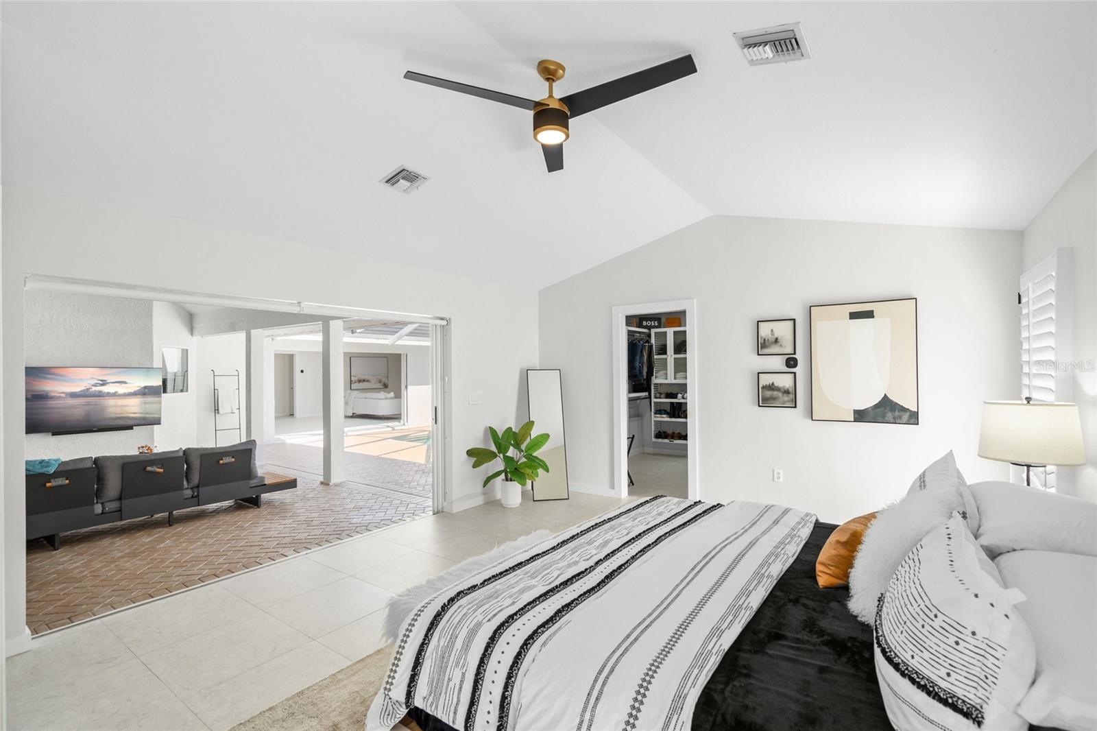 SOUTHBAY YACHT & RACQUET CLUB - Residential