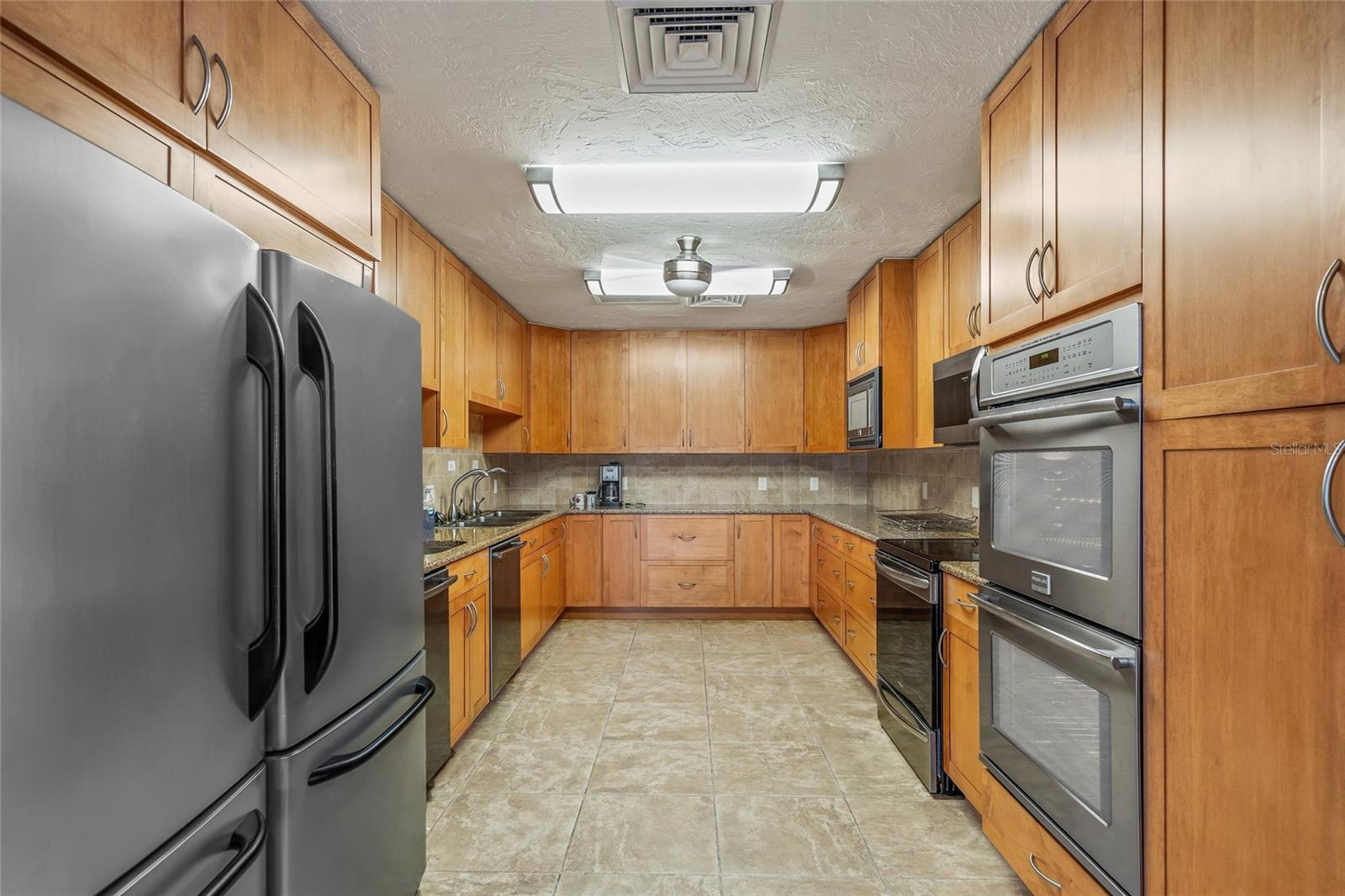 SOUTHBAY YACHT & RACQUET CLUB - Residential