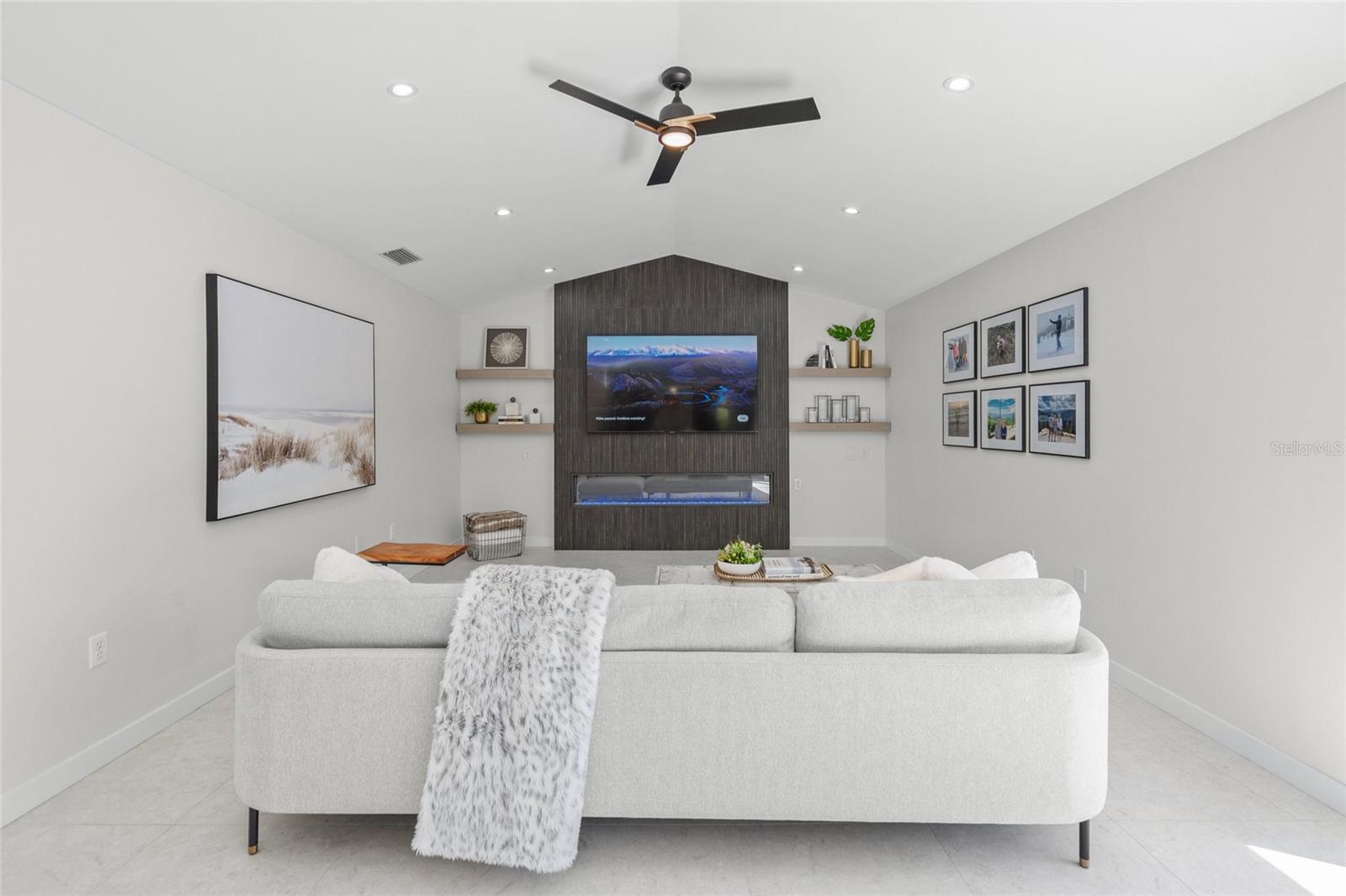 SOUTHBAY YACHT & RACQUET CLUB - Residential