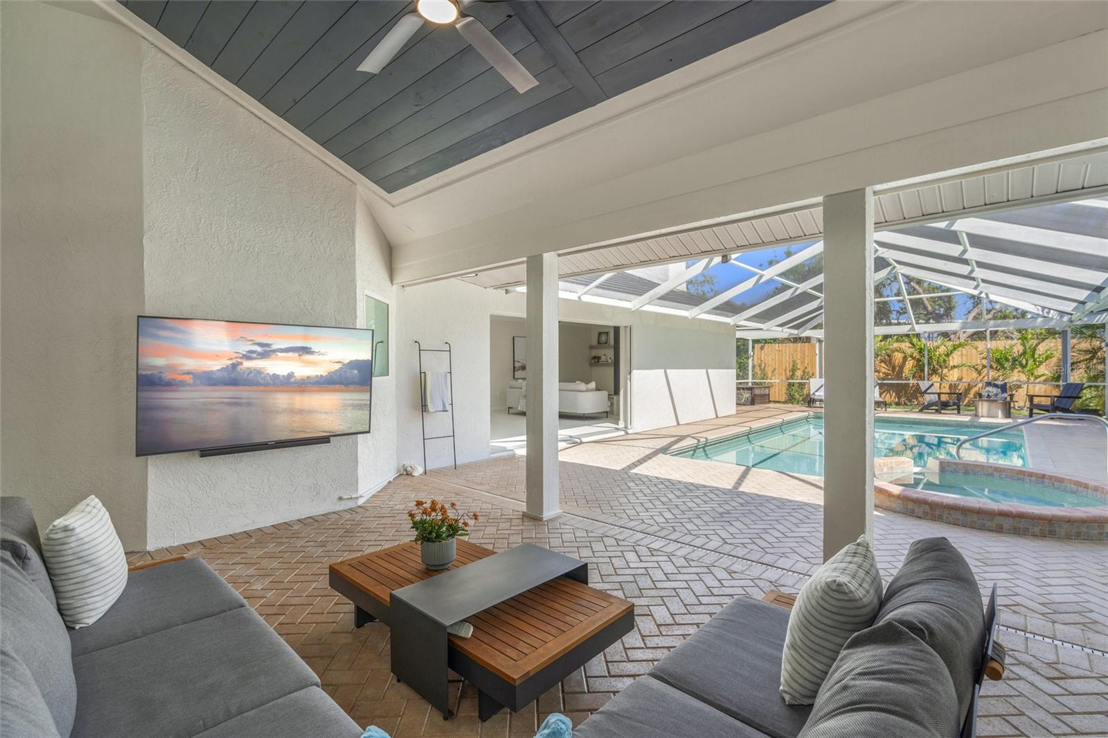 SOUTHBAY YACHT & RACQUET CLUB - Residential