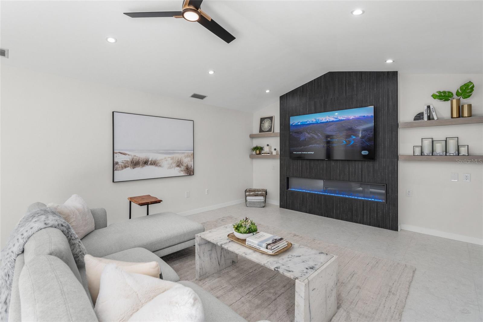 SOUTHBAY YACHT & RACQUET CLUB - Residential