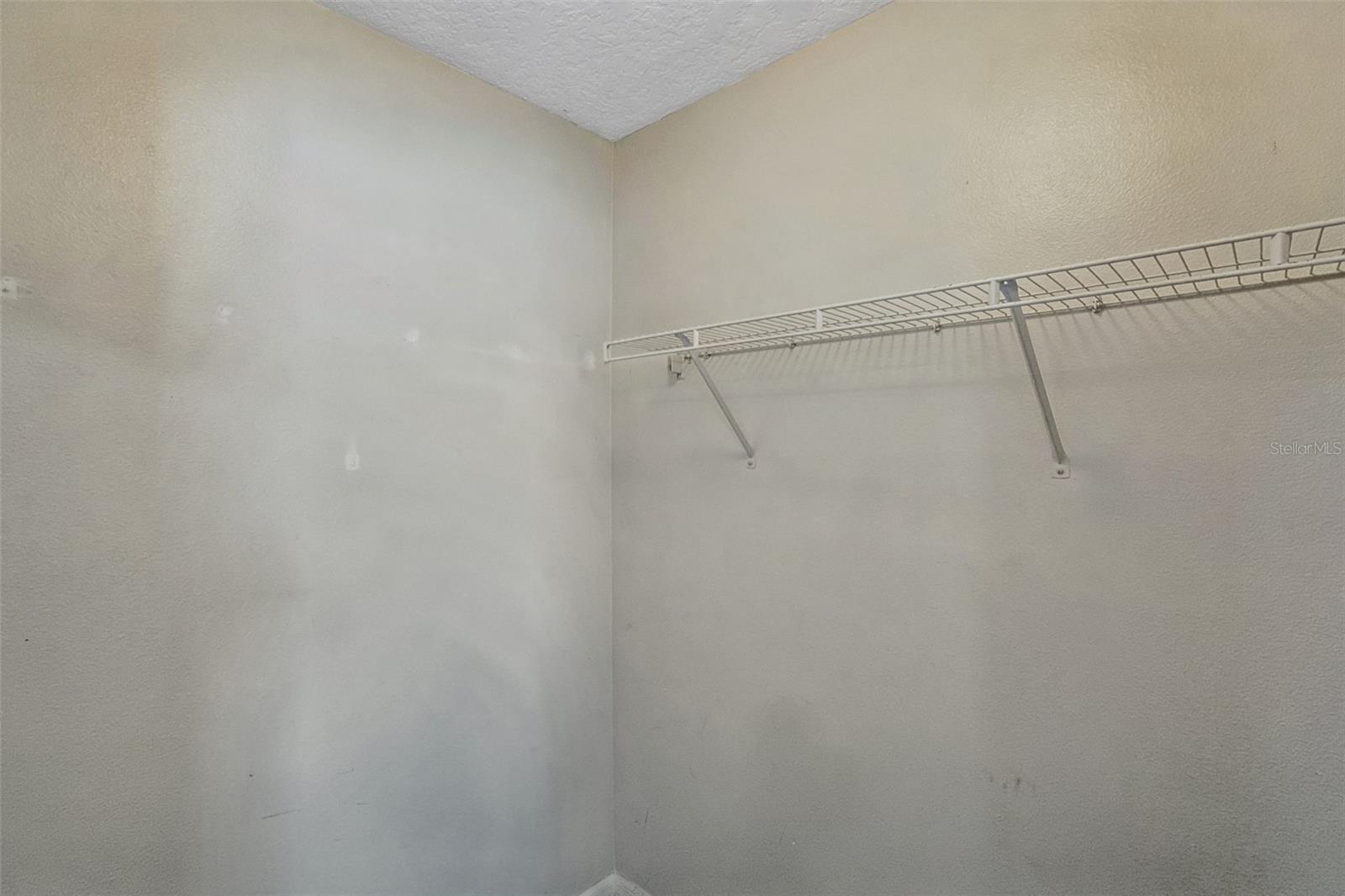 COMM NE COR OF NW1/4 OF SW1/4 OF SEC RUNS - Residential