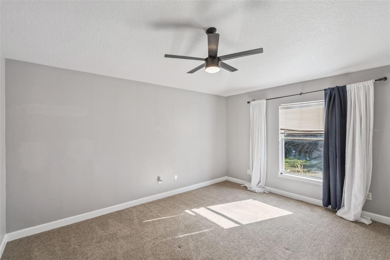 COMM NE COR OF NW1/4 OF SW1/4 OF SEC RUNS - Residential