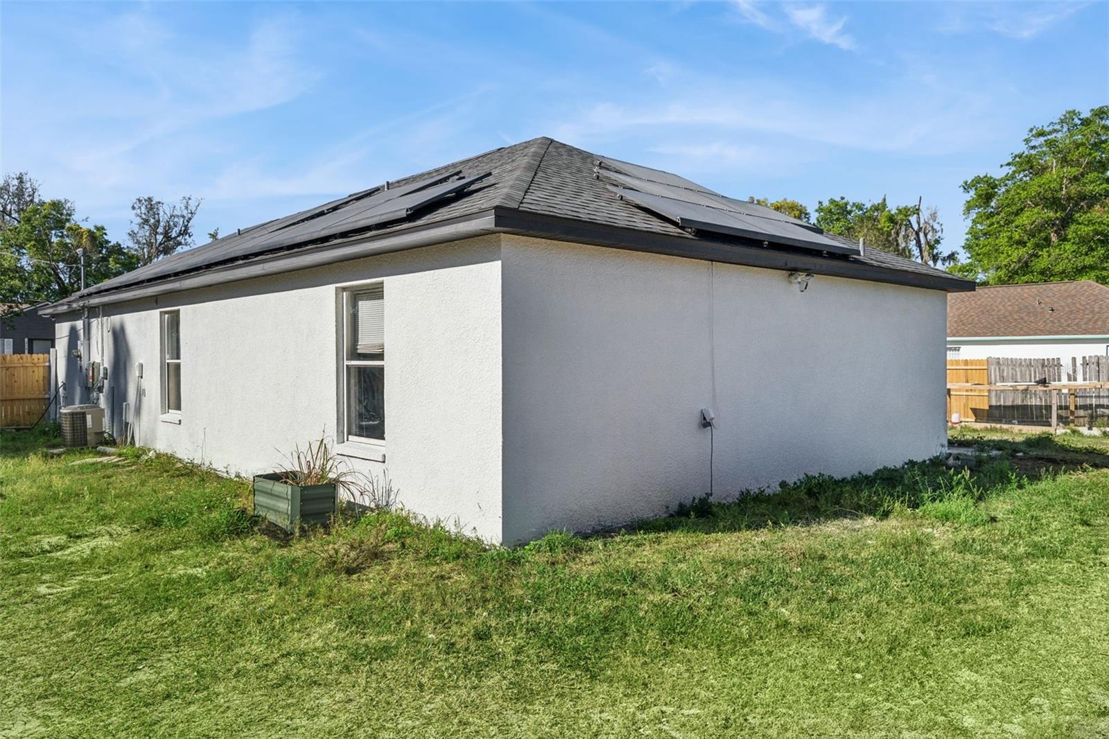 COMM NE COR OF NW1/4 OF SW1/4 OF SEC RUNS - Residential