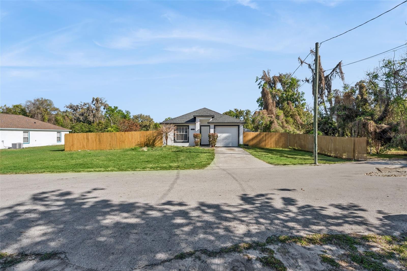 COMM NE COR OF NW1/4 OF SW1/4 OF SEC RUNS - Residential