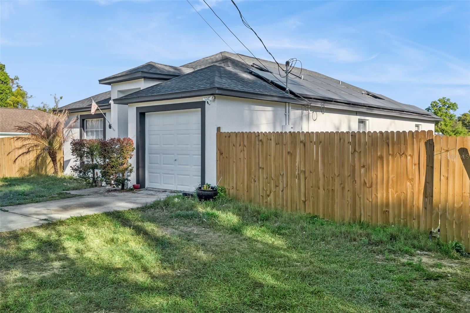 COMM NE COR OF NW1/4 OF SW1/4 OF SEC RUNS - Residential