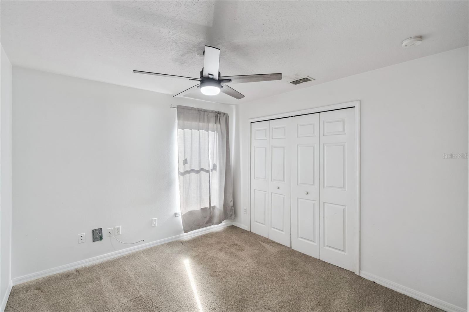 COMM NE COR OF NW1/4 OF SW1/4 OF SEC RUNS - Residential