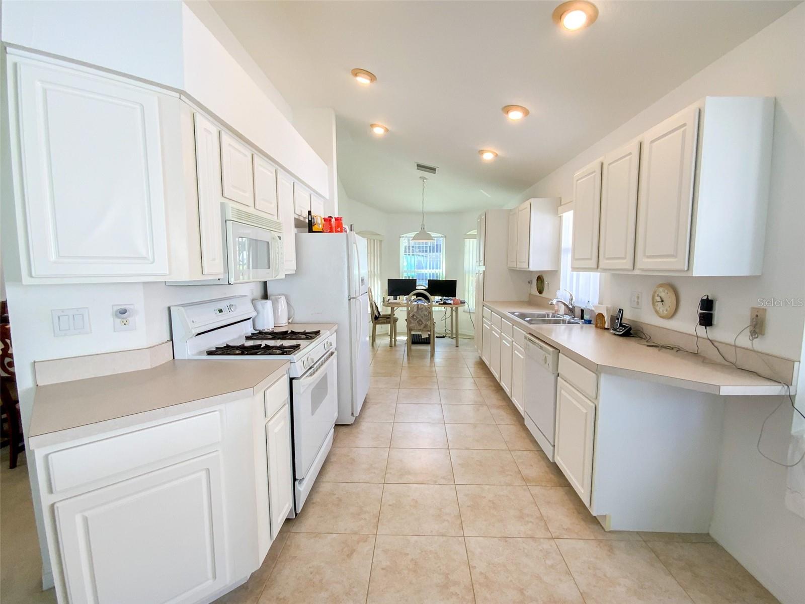 GRASSY POINTE - PH 1 - Residential
