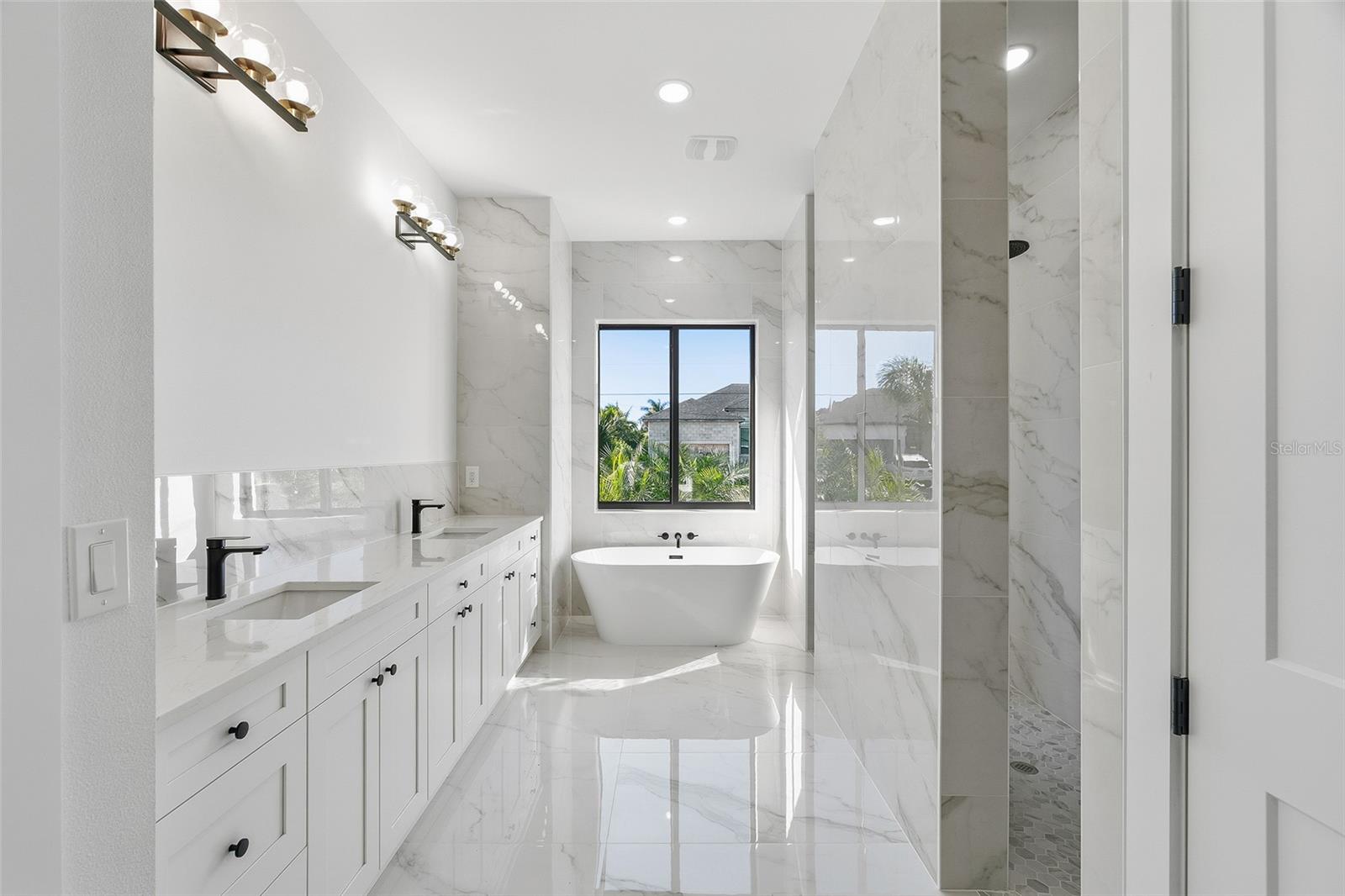 ROTONDA WEST PINE VALLEY - Residential