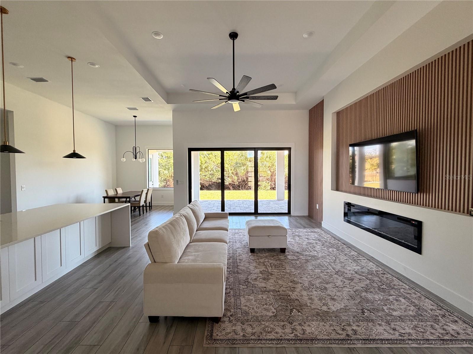 ROTONDA WEST PINE VALLEY - Residential