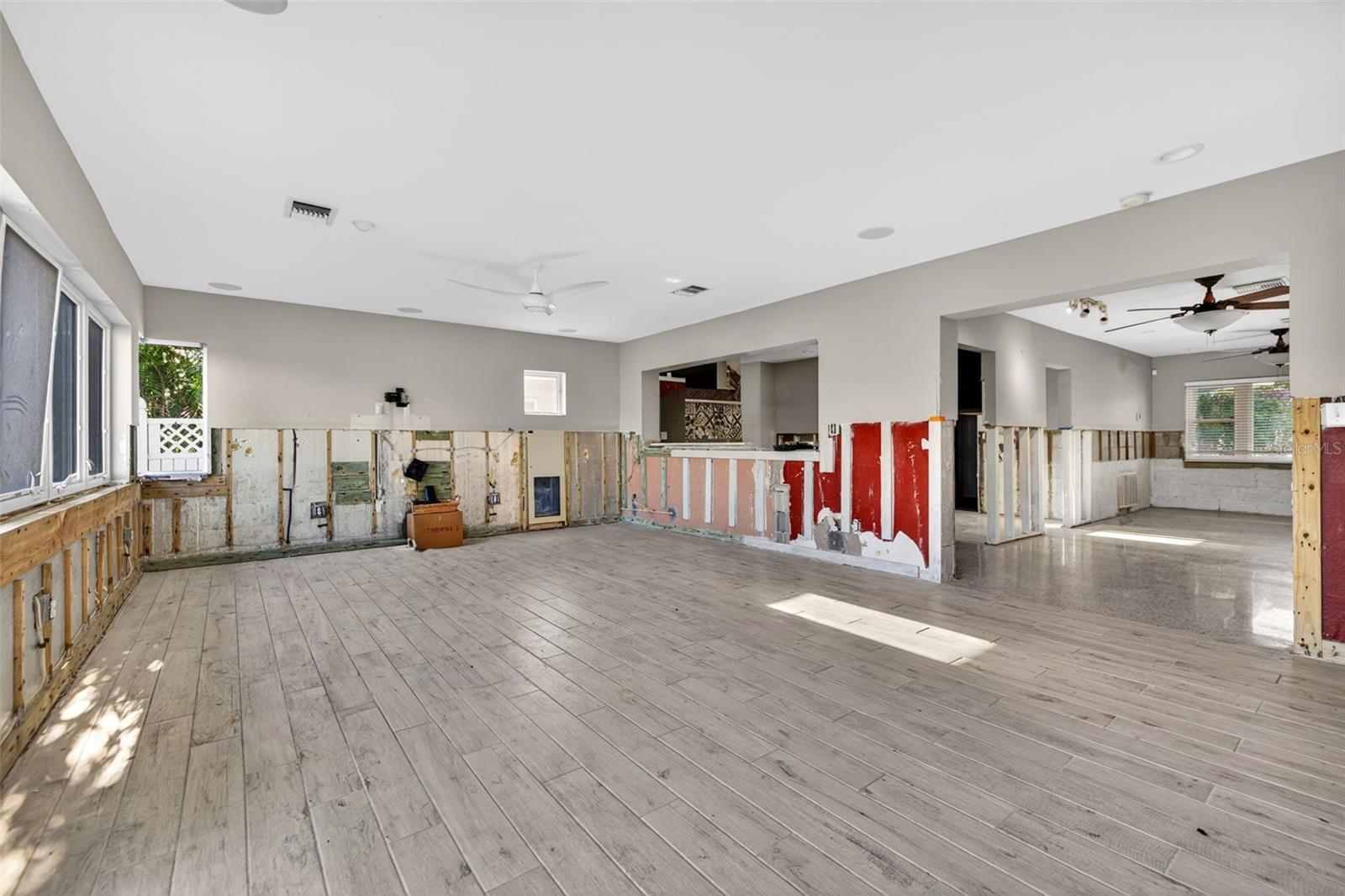 SUN-LIT SHORES - Residential