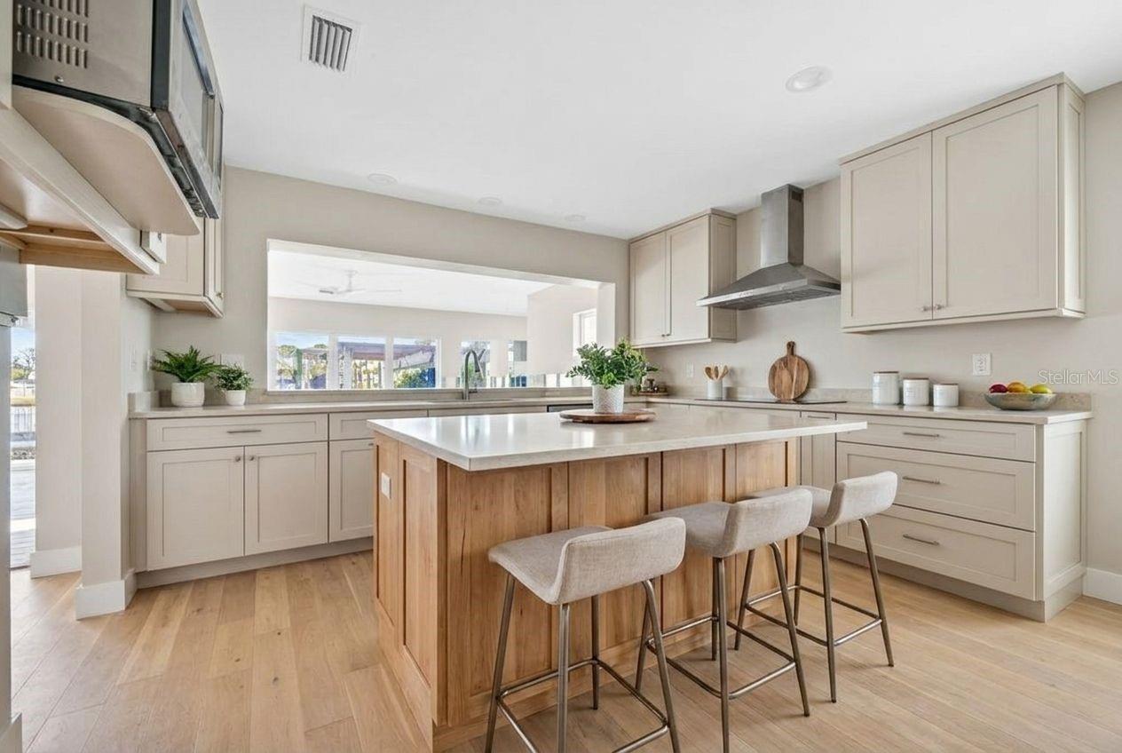 SUN-LIT SHORES - Residential