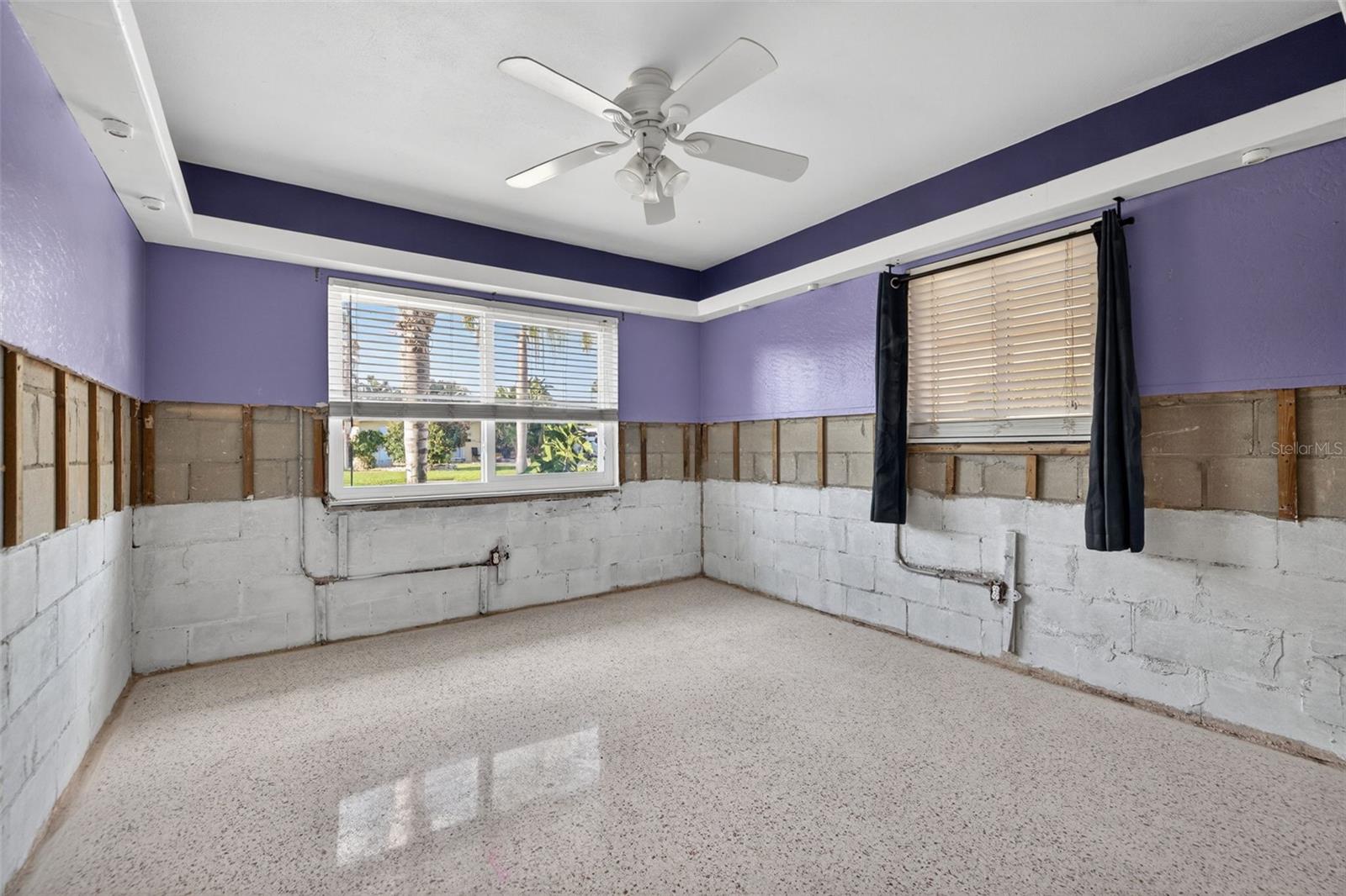 SUN-LIT SHORES - Residential