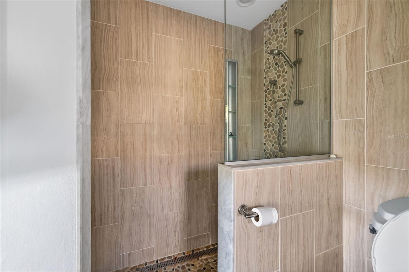 SUN-LIT SHORES - Residential