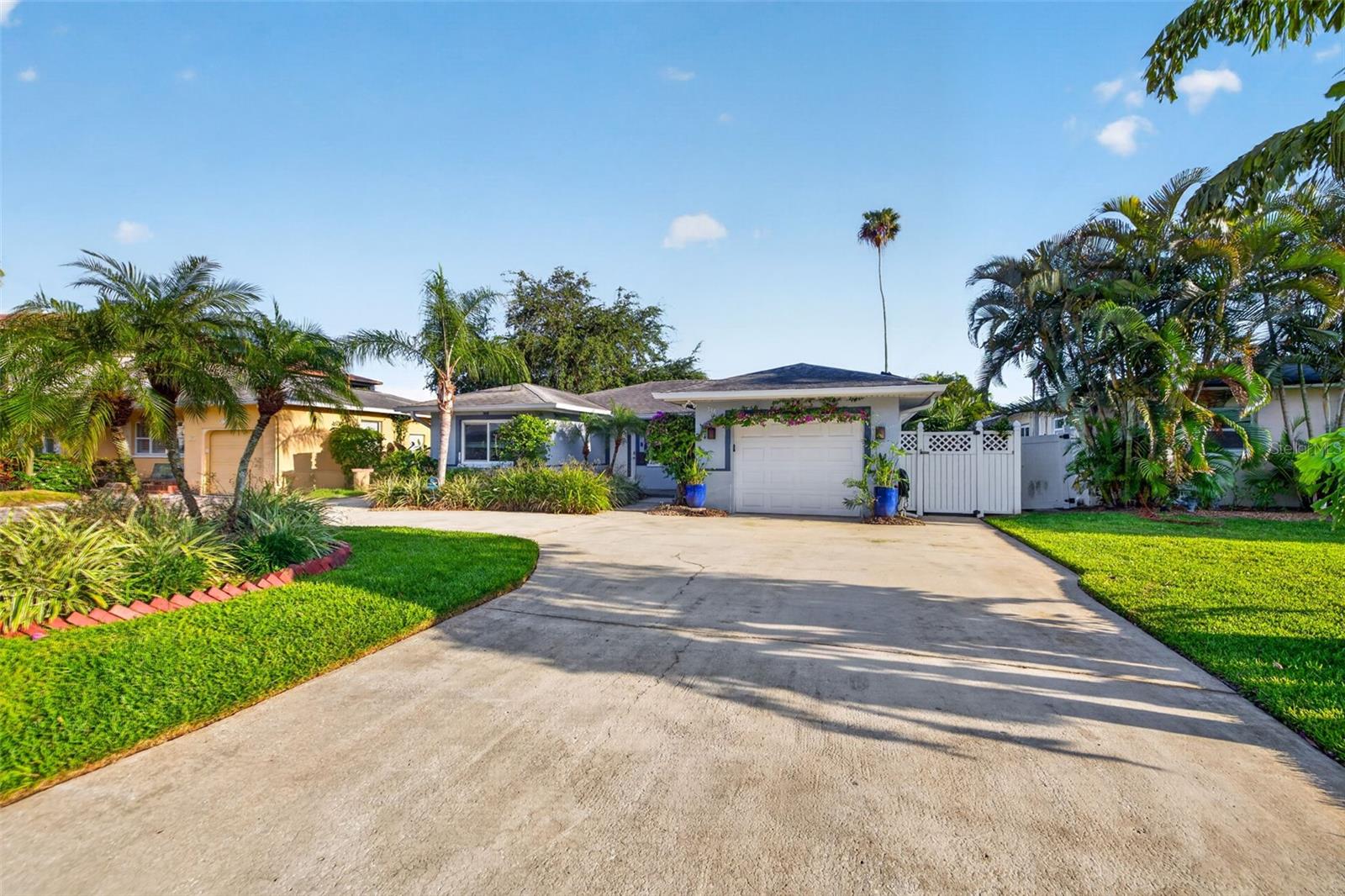 SUN-LIT SHORES - Residential