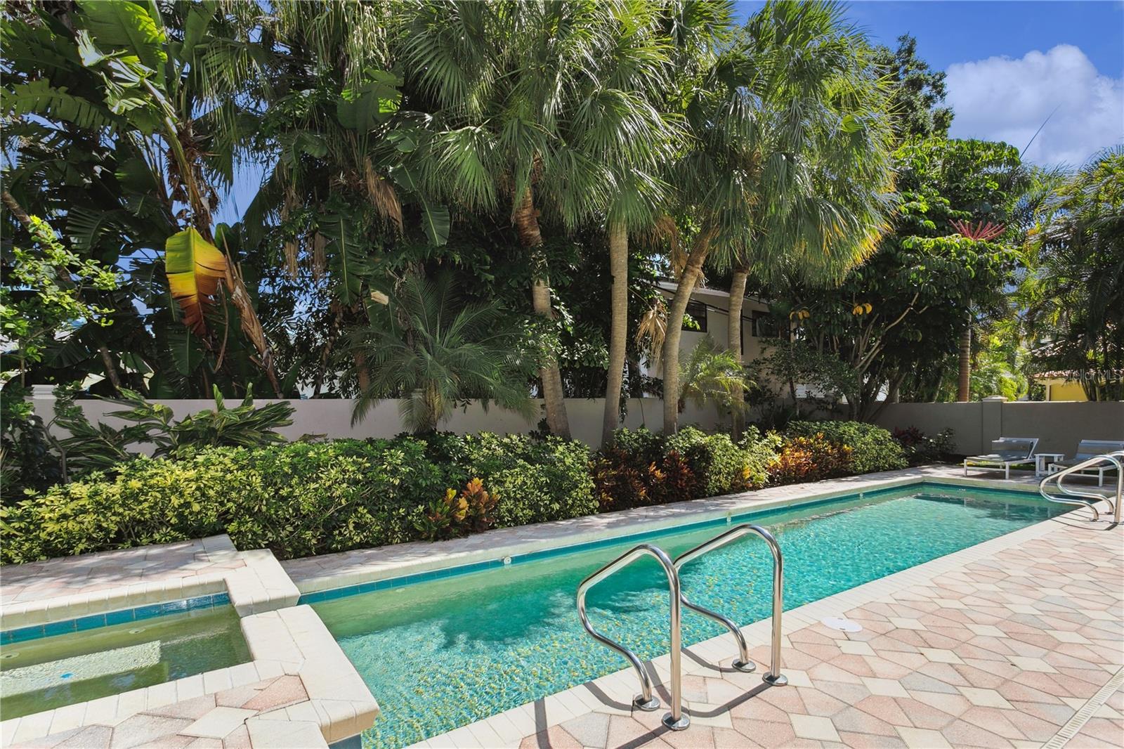 SNELL ISLE BRIGHTWATERS SEC 1 REP - Residential