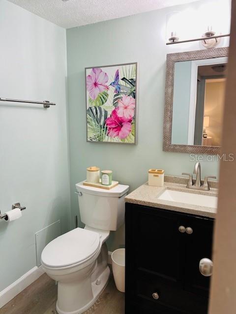 BAYSHORE ON THE LAKE APTS SEC 1 - Residential Lease