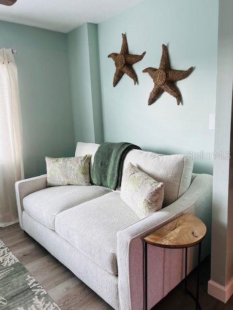 BAYSHORE ON THE LAKE APTS SEC 1 - Residential Lease