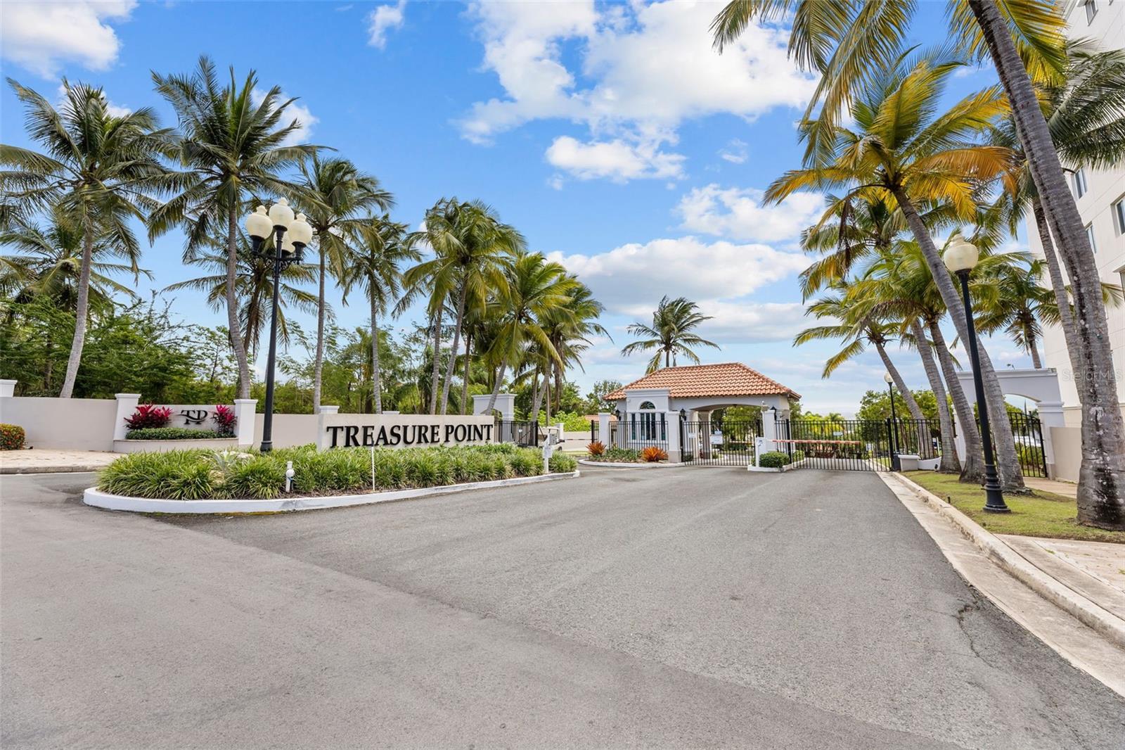 TREASURE POINT - Residential