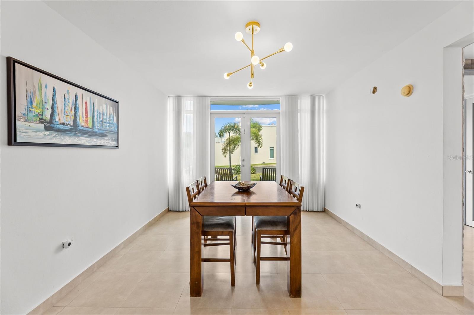 TREASURE POINT - Residential