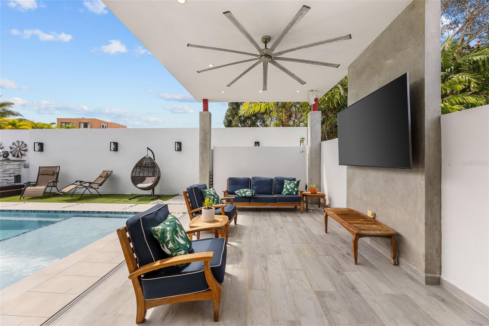 TREASURE POINT - Residential