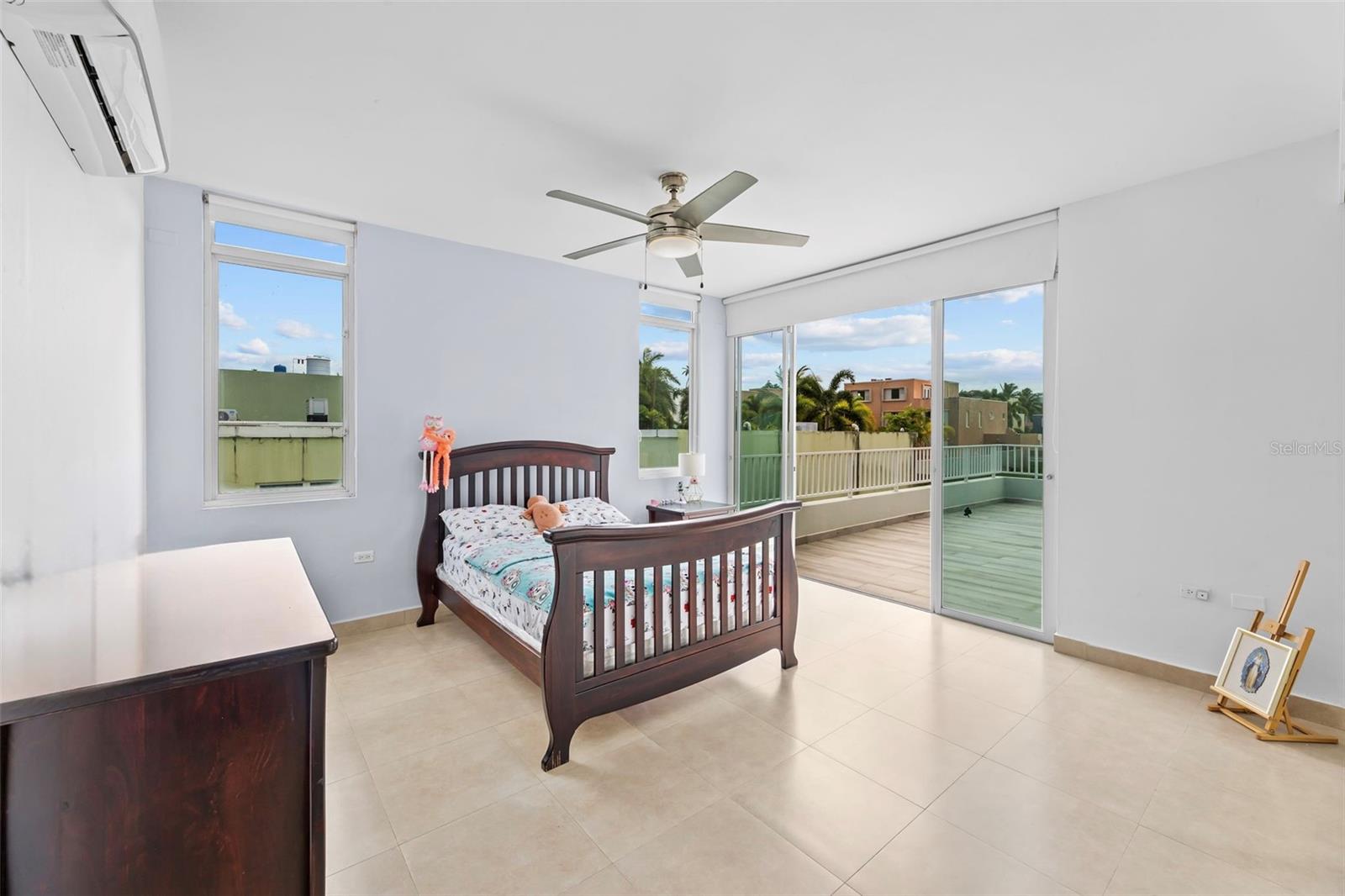 TREASURE POINT - Residential